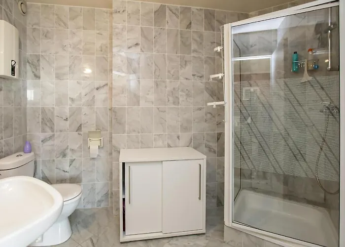 1 Bedroom In Lägenhet